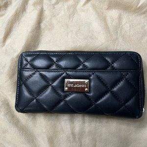 St.John Genuine leather in black